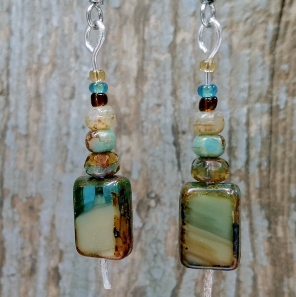 Turquoise and cream earrings - Picture 3 of 3